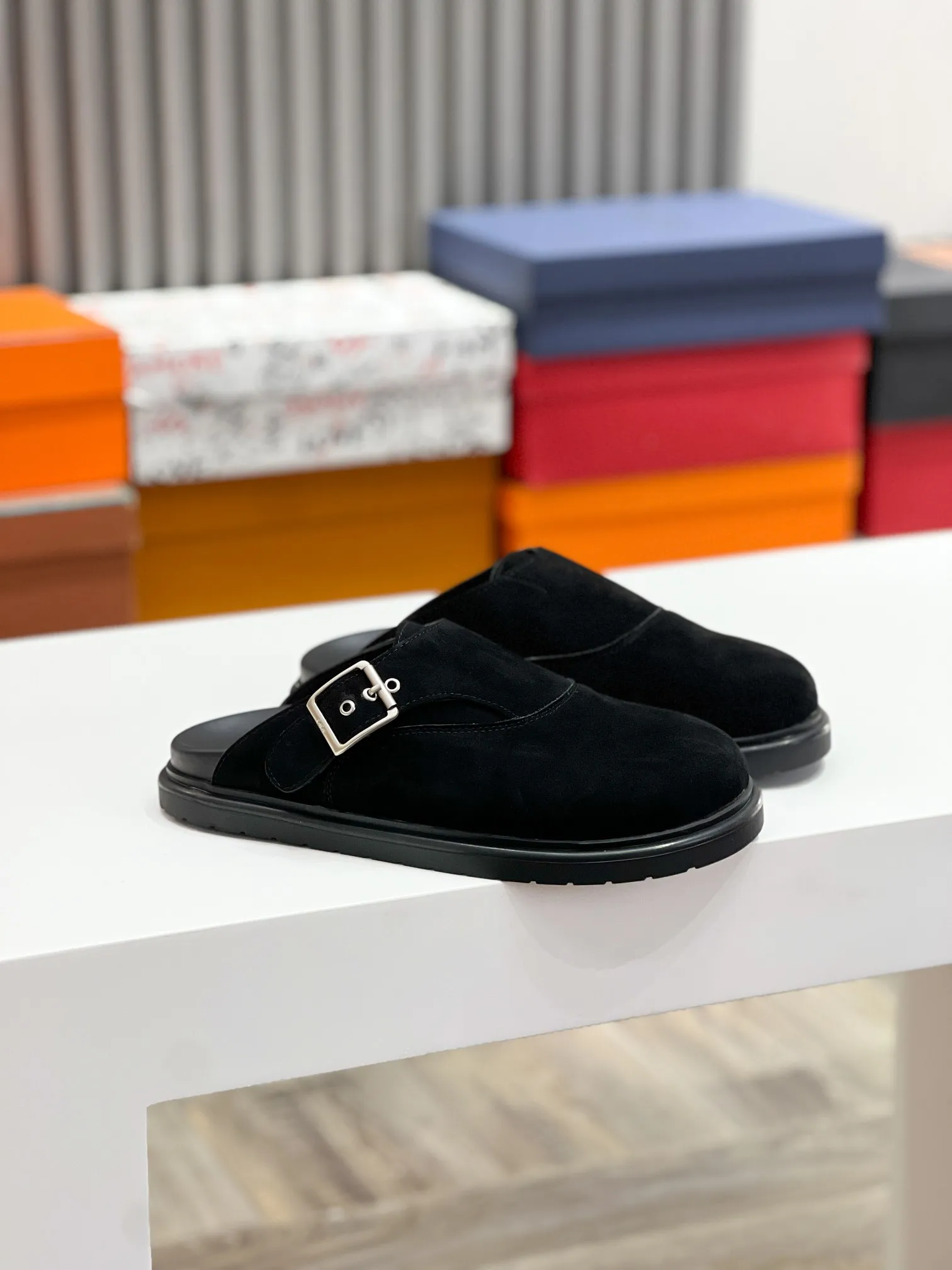 Men's Men's Shoes 💰360 [New Style] 🐝🐝2025ss Dior's latest men's slippers are a must-have. Dior Alias ​​Men's Genuine Leather Slippers This summer new Alias ​​sandal embodies a casual and elegant style. Carefully crafted from grained cow leather and Oblique printed fabric, with cowhide lining! Cross-strap design with metal-clad brass CD Diamond logo. The imported cowhide leather and rubber sole adds sophistication and comfort, while Oblique print-effect anti-slip panels add style. Code: 38-44 (45 can be customized